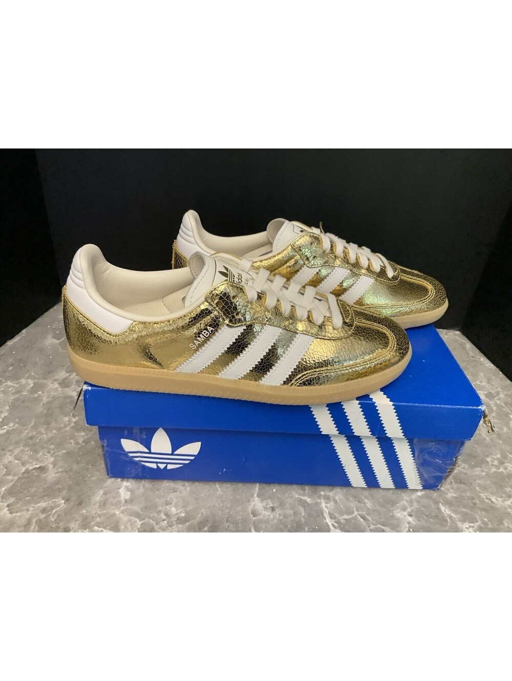 New! Womens Adidas Samba OG Gold Metallic Cracked Leather Shoes. Size 9. Awesome